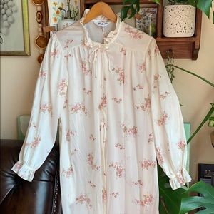Vintage cream floral robe with pink flowers